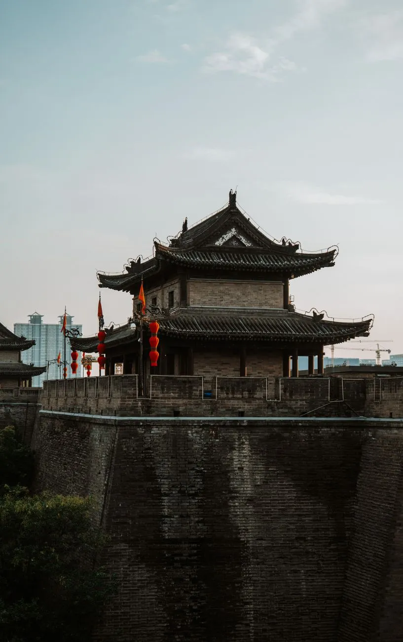 2025年深圳金融服务行业政策风向解读与合规要点