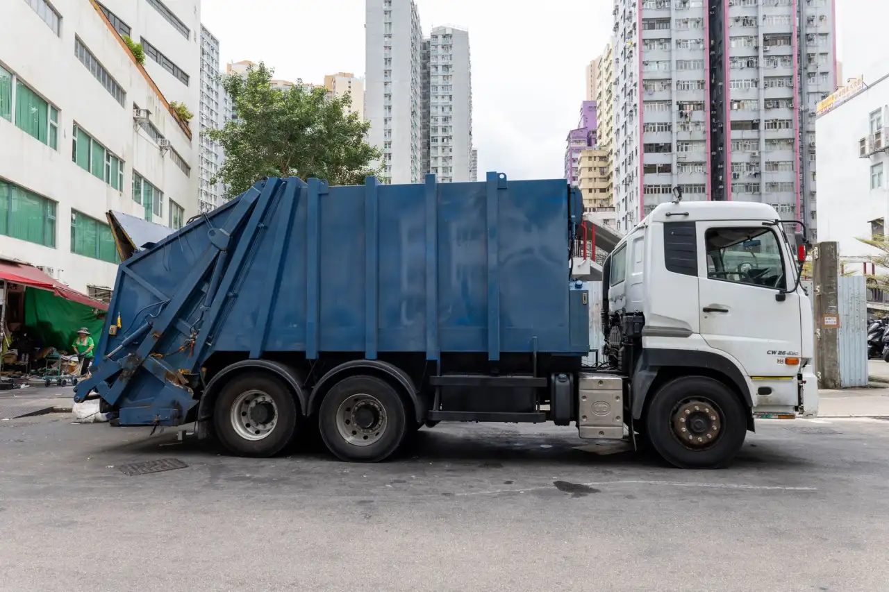 2025年深圳金融服务行业政策风向解读与合规要点