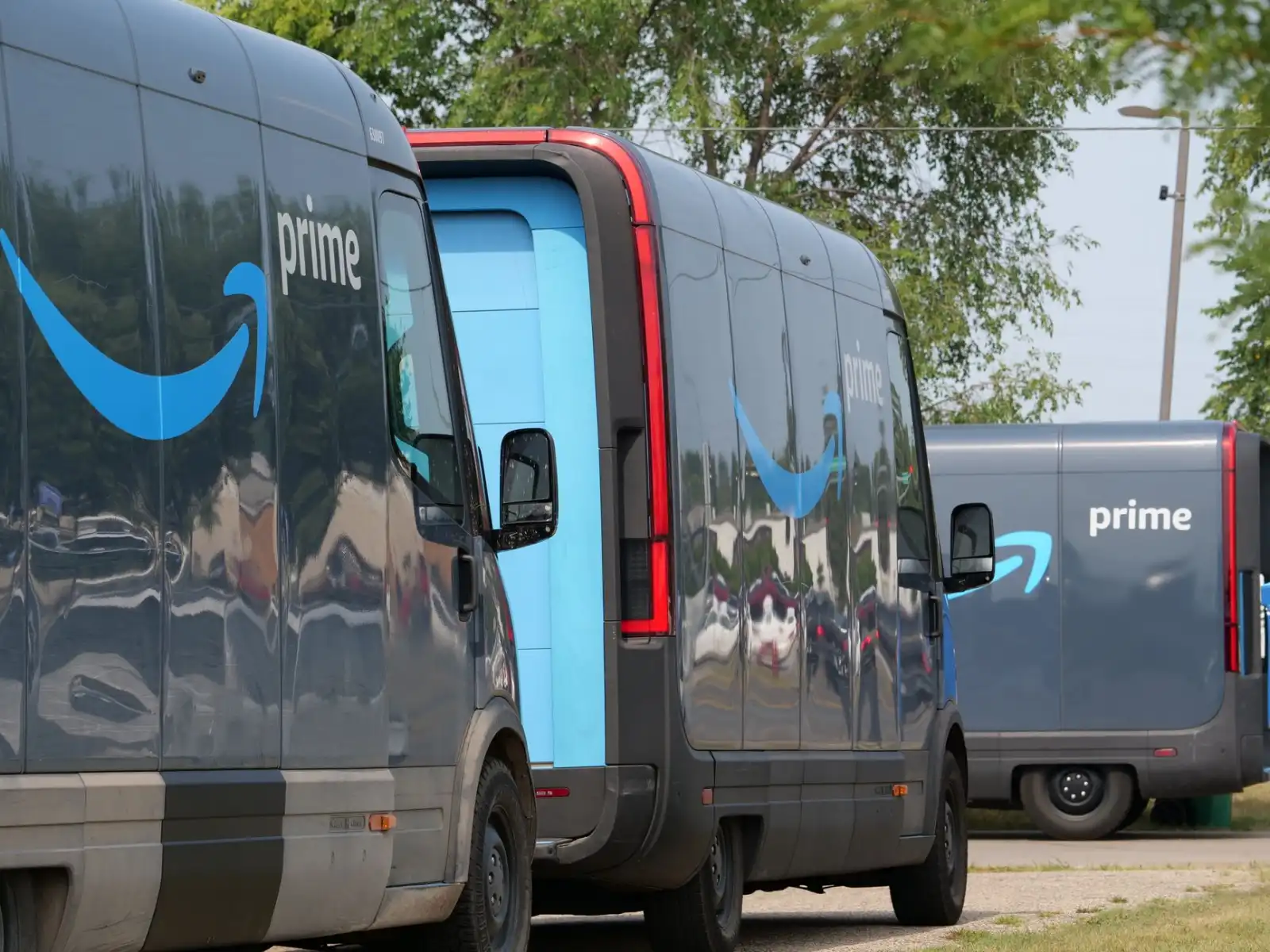 2025年金融服务行业政策新规对支付平台的影响分析