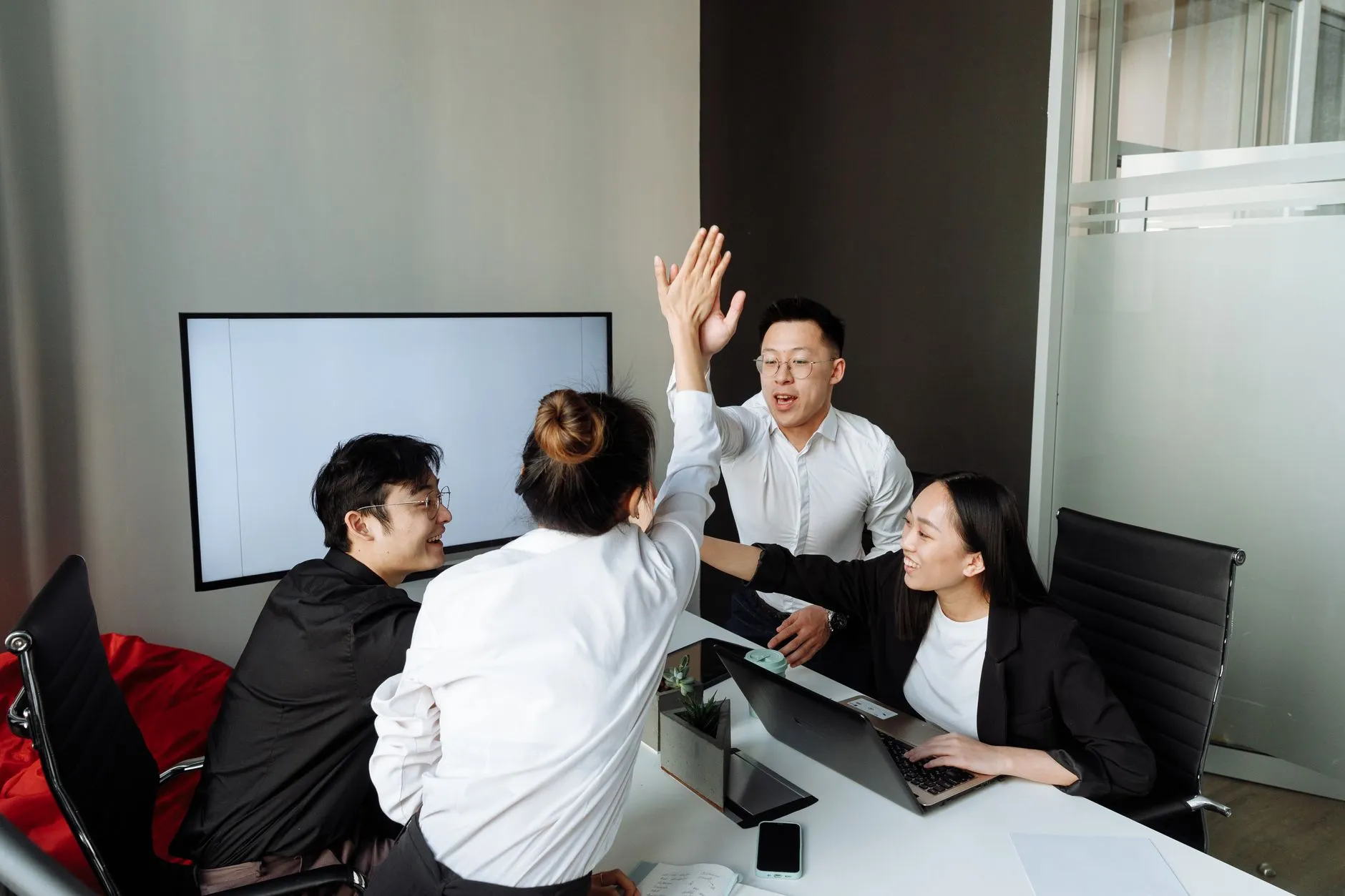融汇宝企业支付产品功能对比：标准版与定制版方案选型