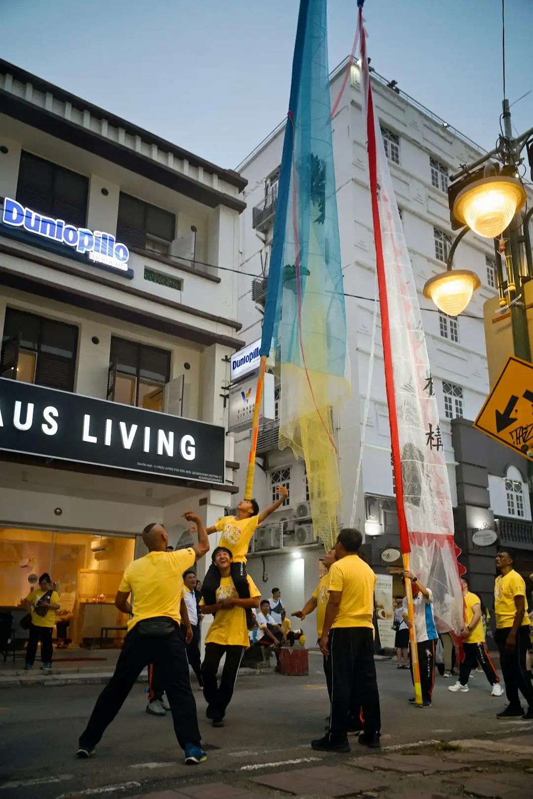 融汇宝支付系统与主流金融服务平台的技术架构对比研究